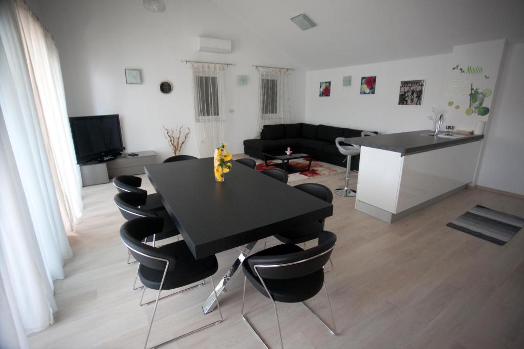 Apartments Svjetlana Trogir Phòng bức ảnh