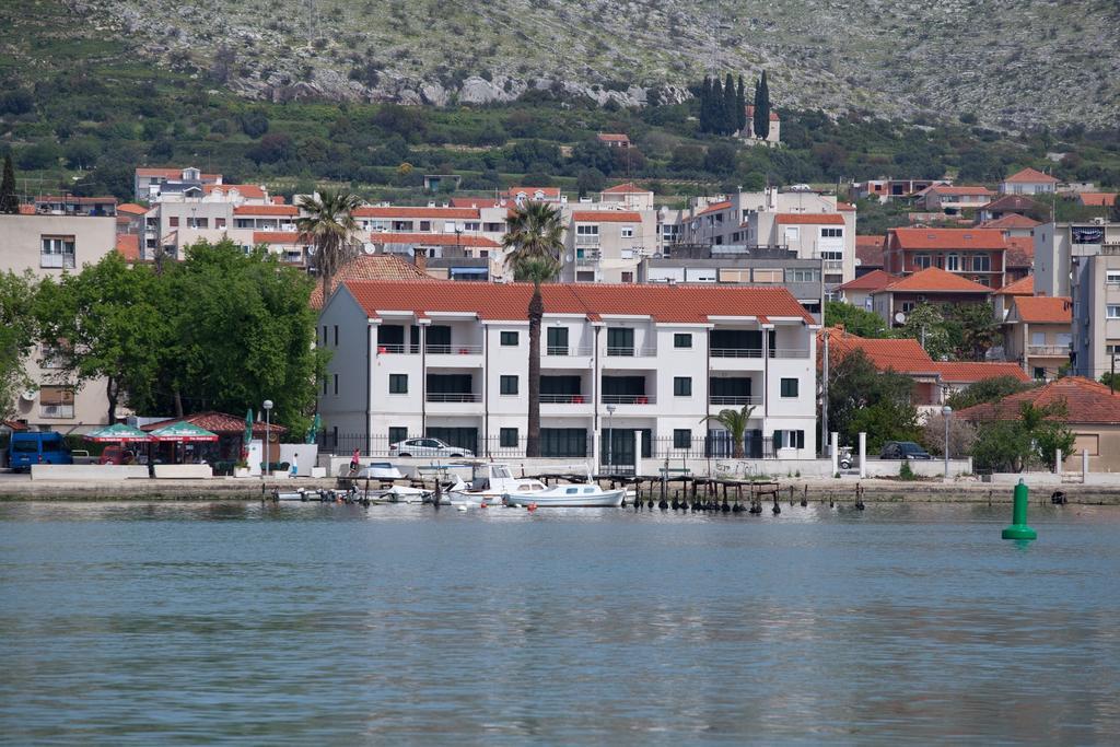 Apartments Svjetlana Trogir Ngoại thất bức ảnh