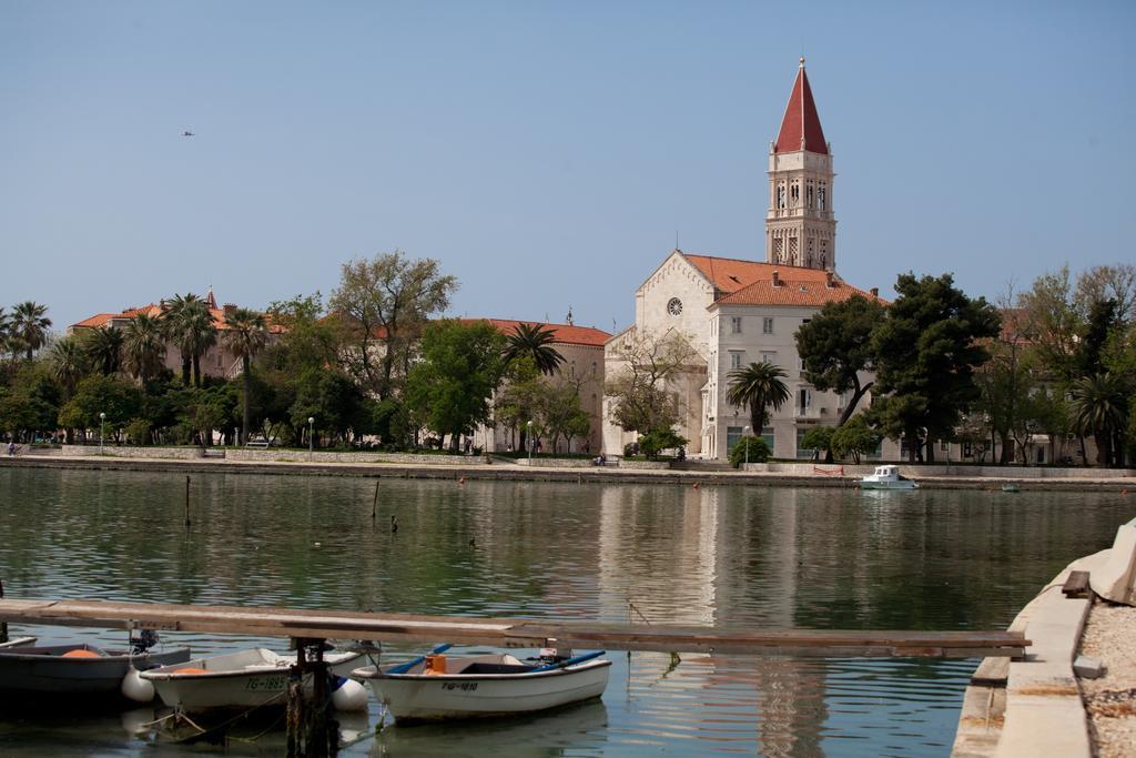 Apartments Svjetlana Trogir Ngoại thất bức ảnh